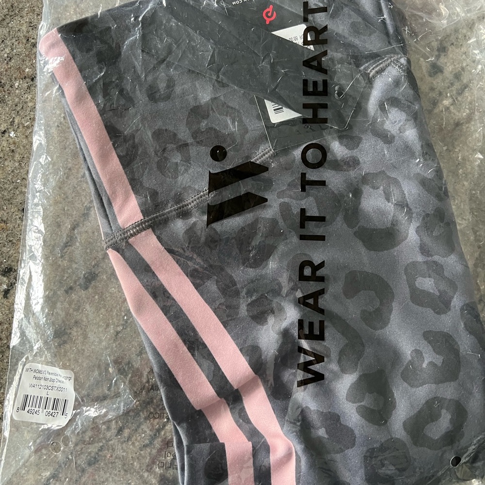NWT Peloton Non Stop Cheetah size L